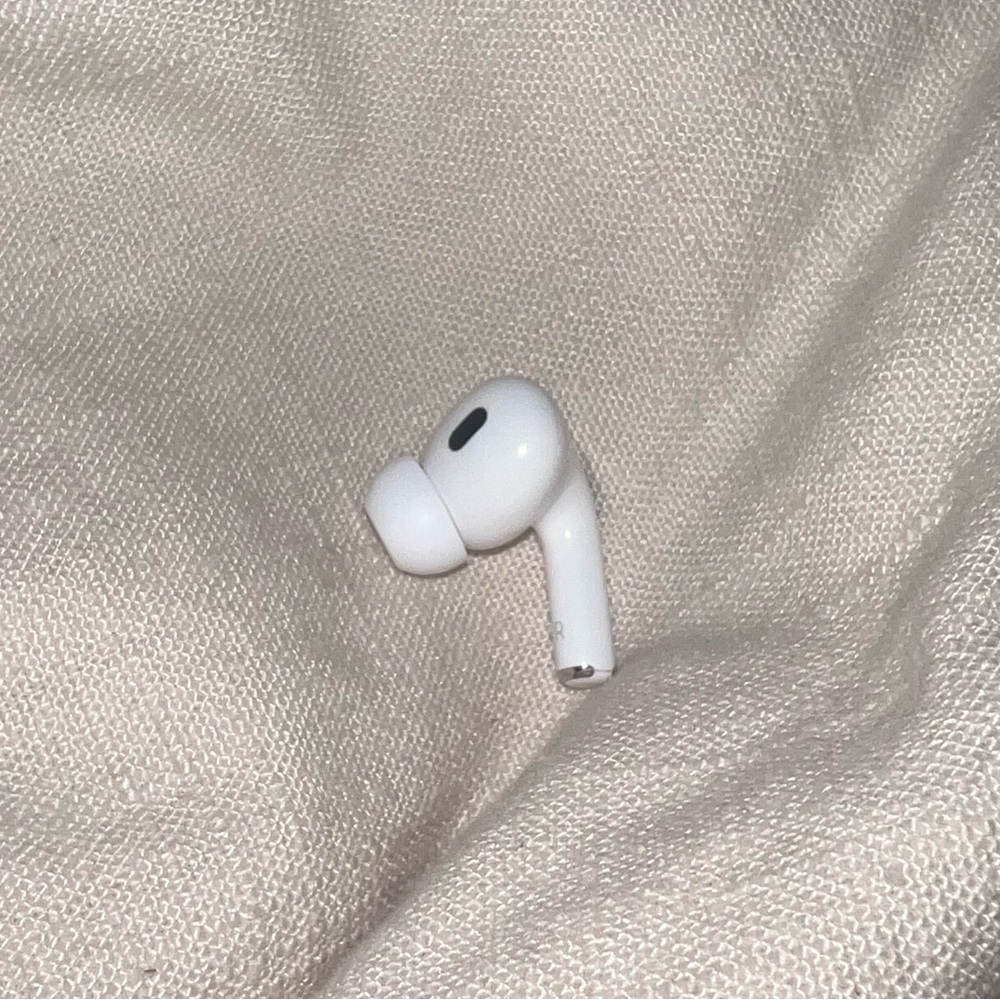 Right, 1st gen AirPod pro